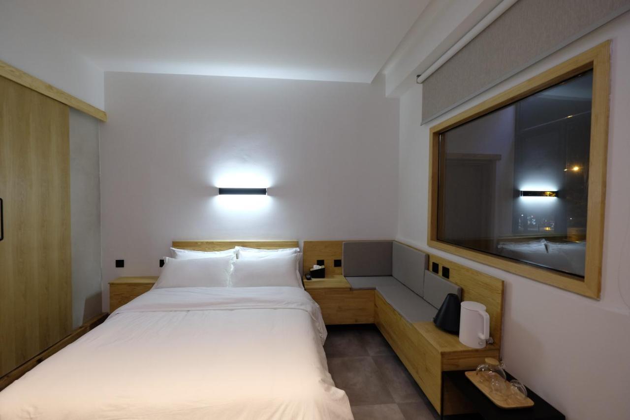 Dali Loft Travelling With Hostel Buitenkant foto